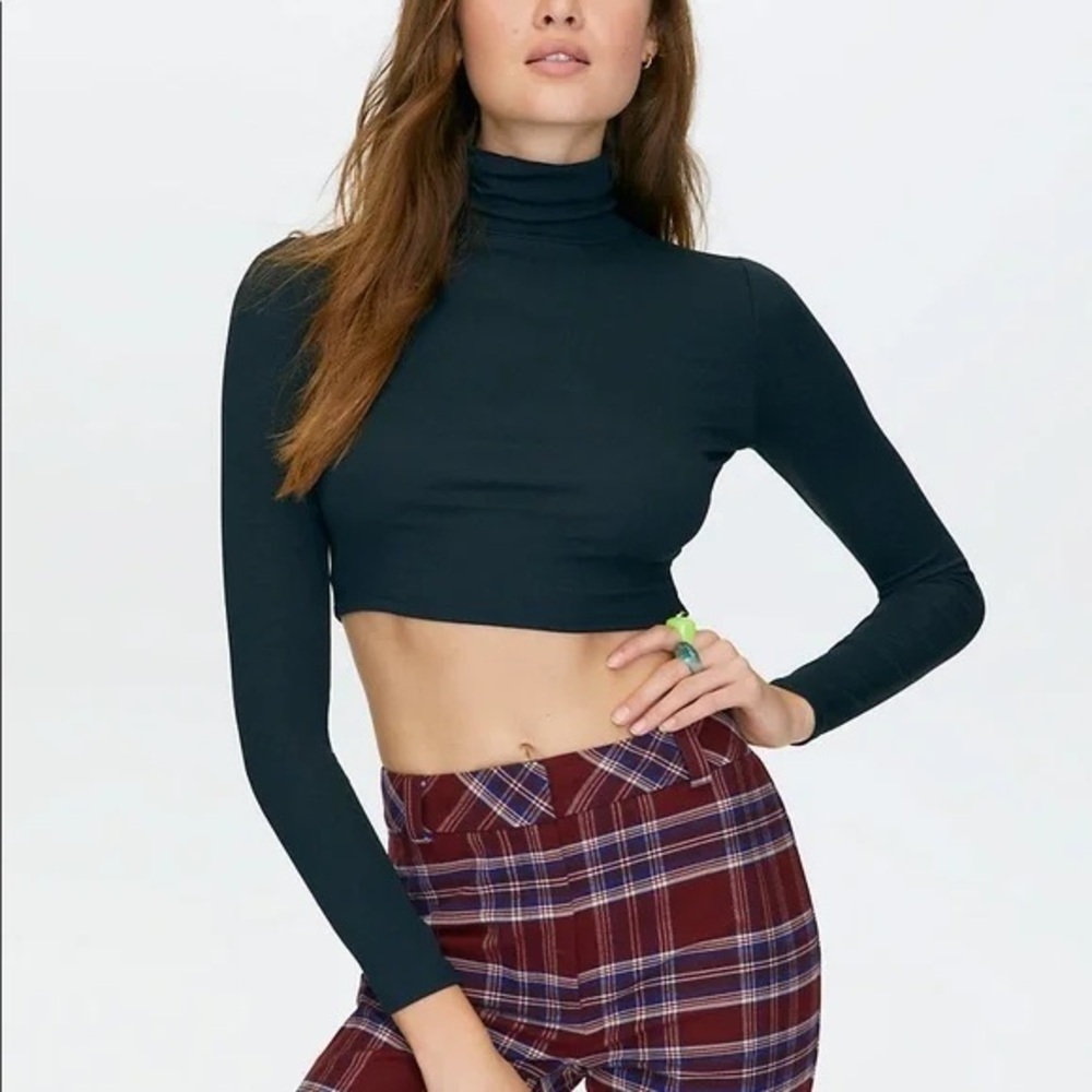 NWT SUNDAY BEST (XL) Freshman Cropped Turtleneck Black Ribbed Drapey Soft - XL